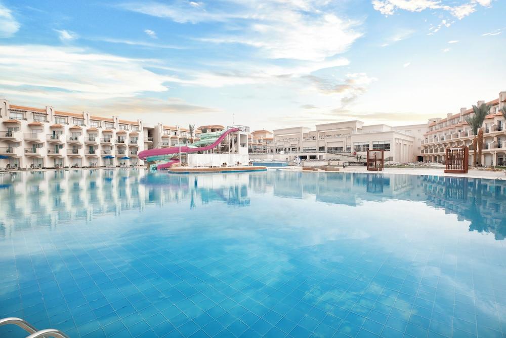 The V Luxury Resort Sahl Hasheesh