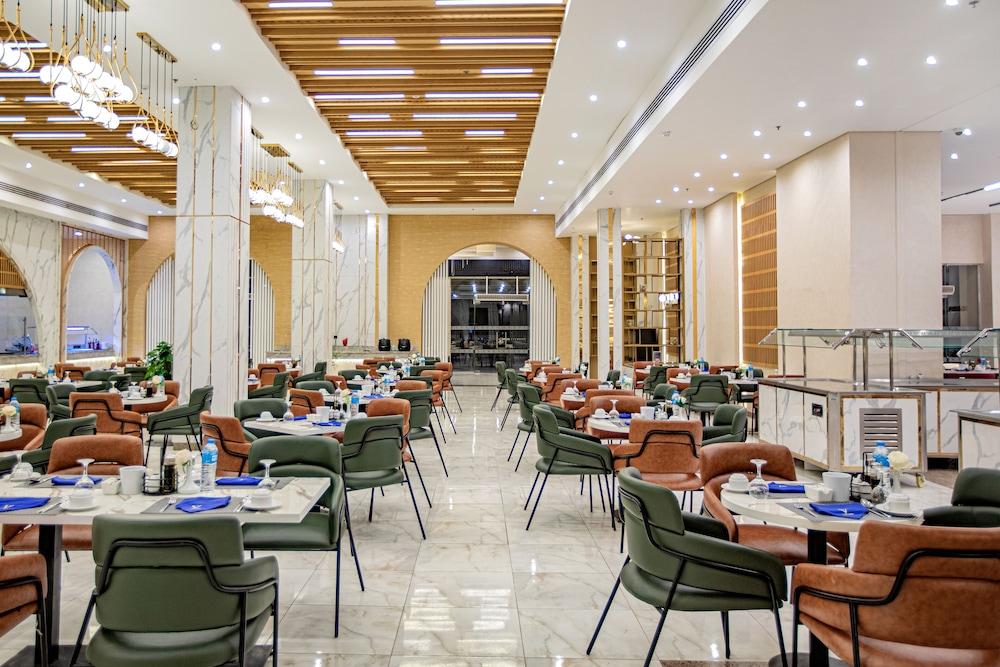 The V Luxury Resort Sahl Hasheesh