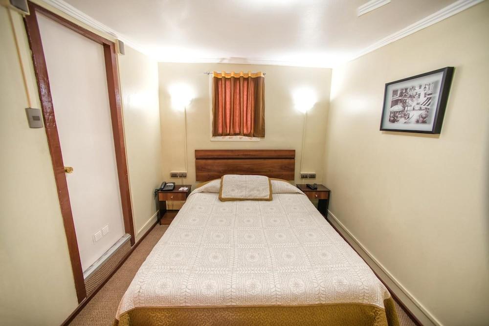 Hotel Sahara Inn