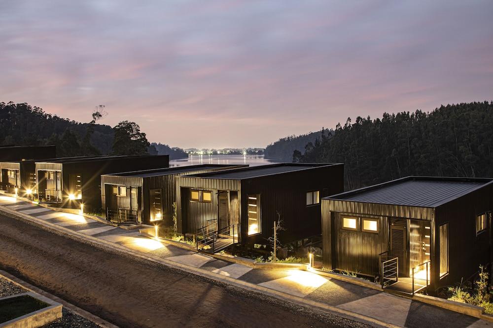 PuraLodge Hotel