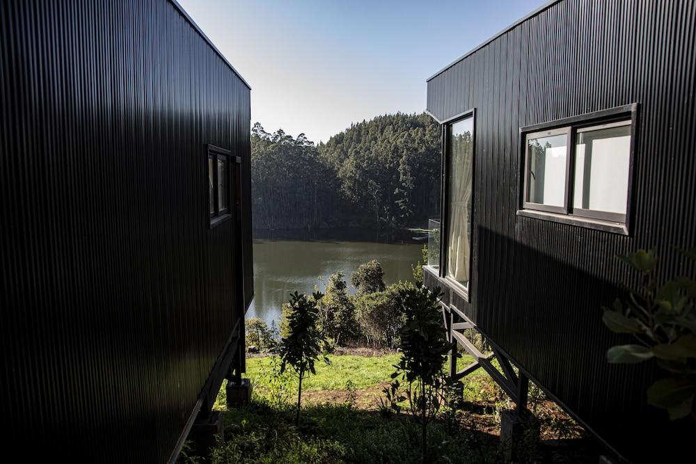 PuraLodge Hotel