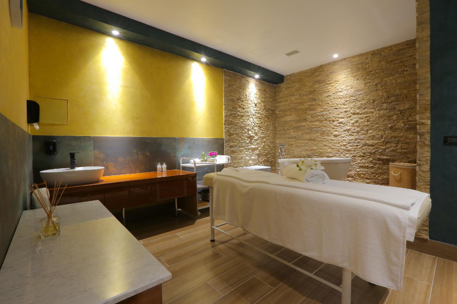 Marjan Plaza Hotel