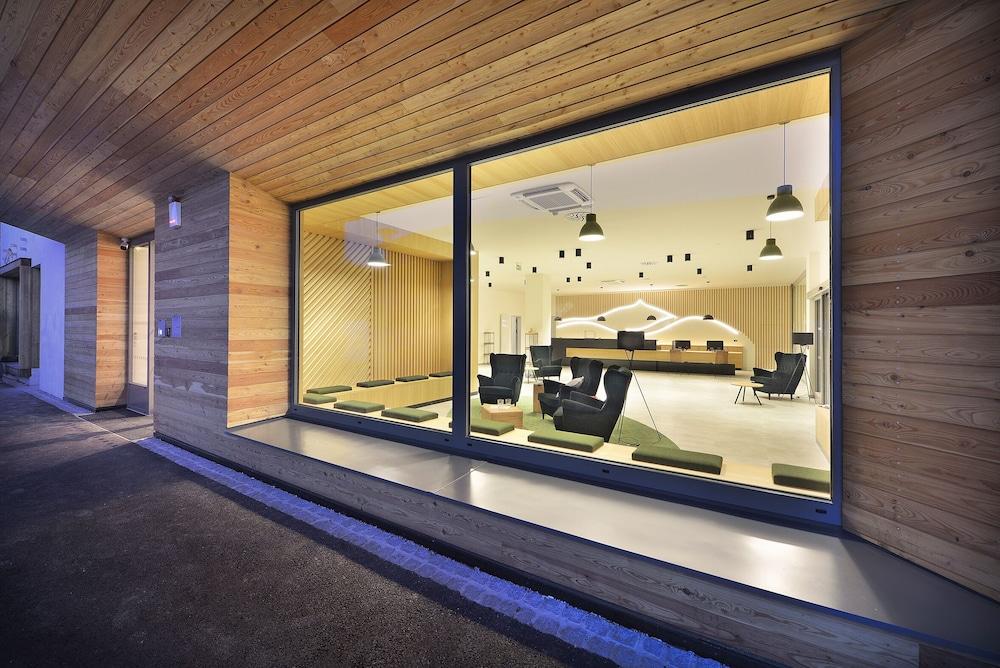 Hotel Element