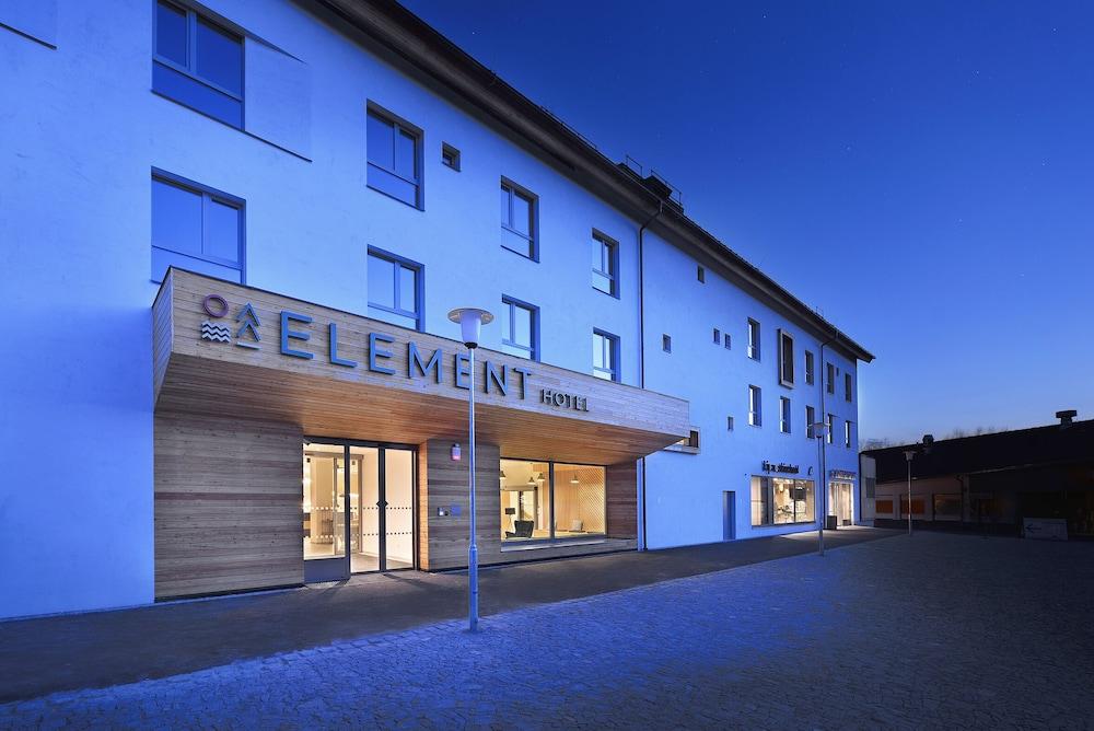 Hotel Element