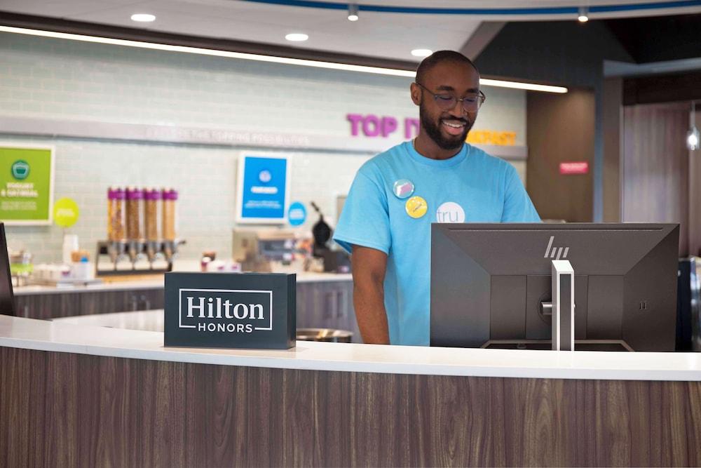 Tru by Hilton Toronto Airport West