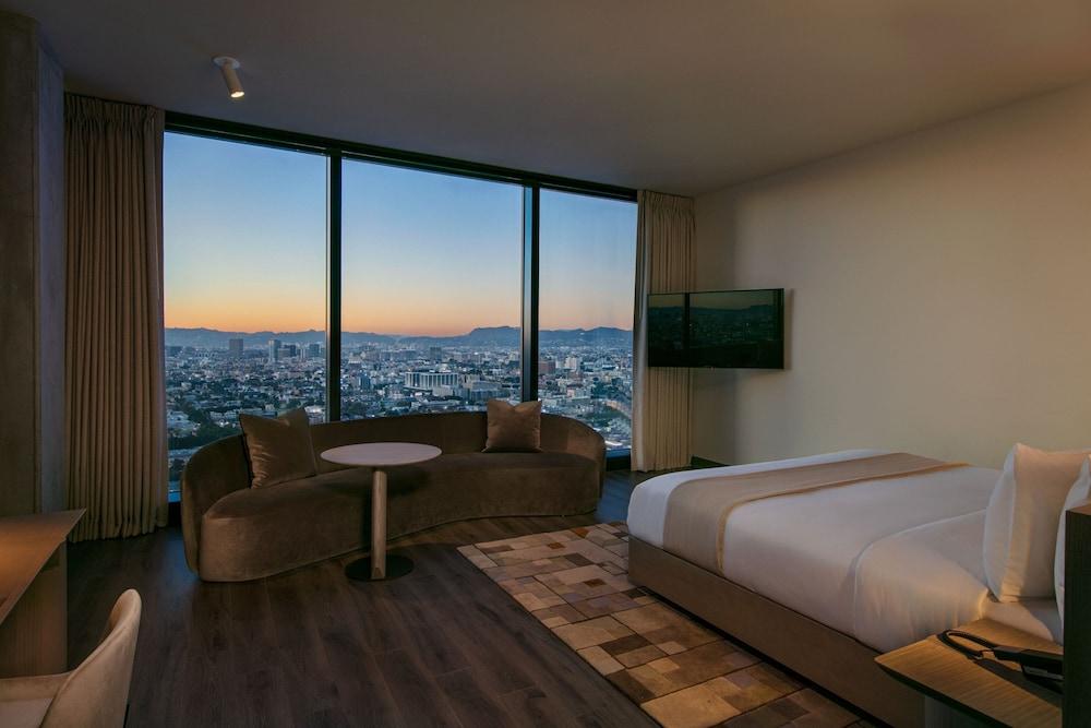 AC Hotel Downtown Los Angeles