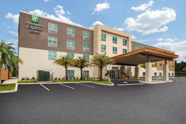Holiday Inn Express & Suites Deland South