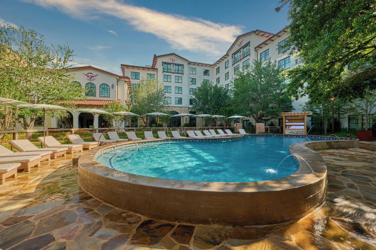 Hotel Drover Autograph Collection