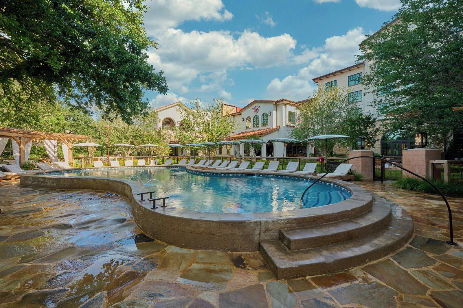 Hotel Drover Autograph Collection