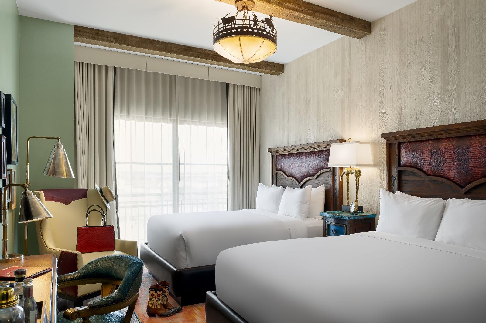 Hotel Drover Autograph Collection