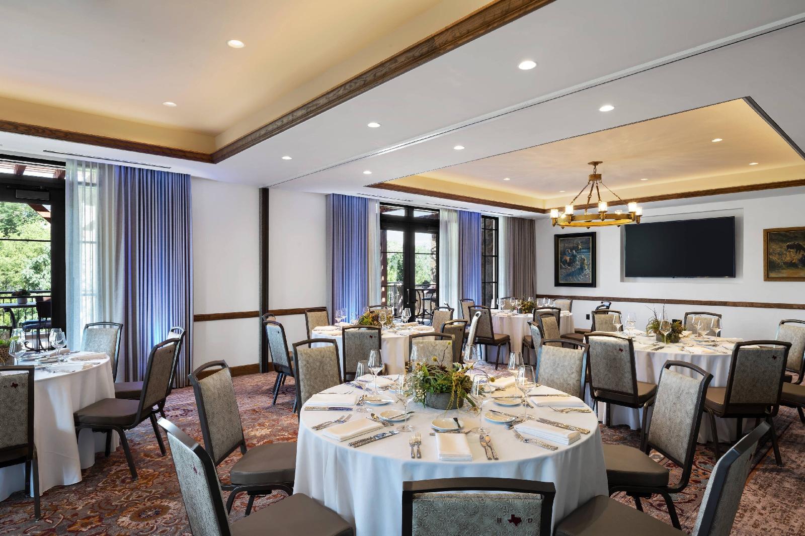 Hotel Drover Autograph Collection