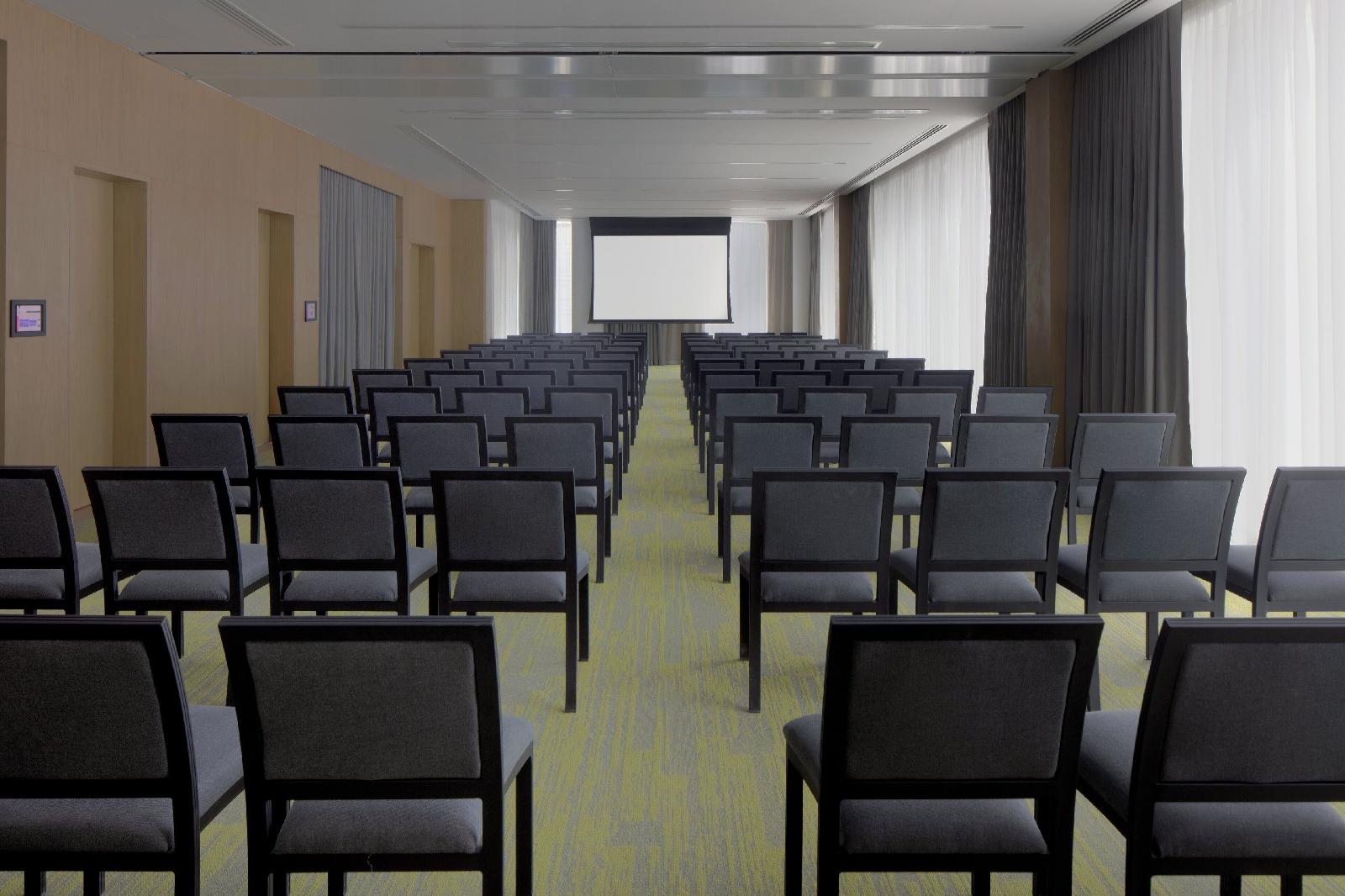 Holiday Inn Dubai Business Bay