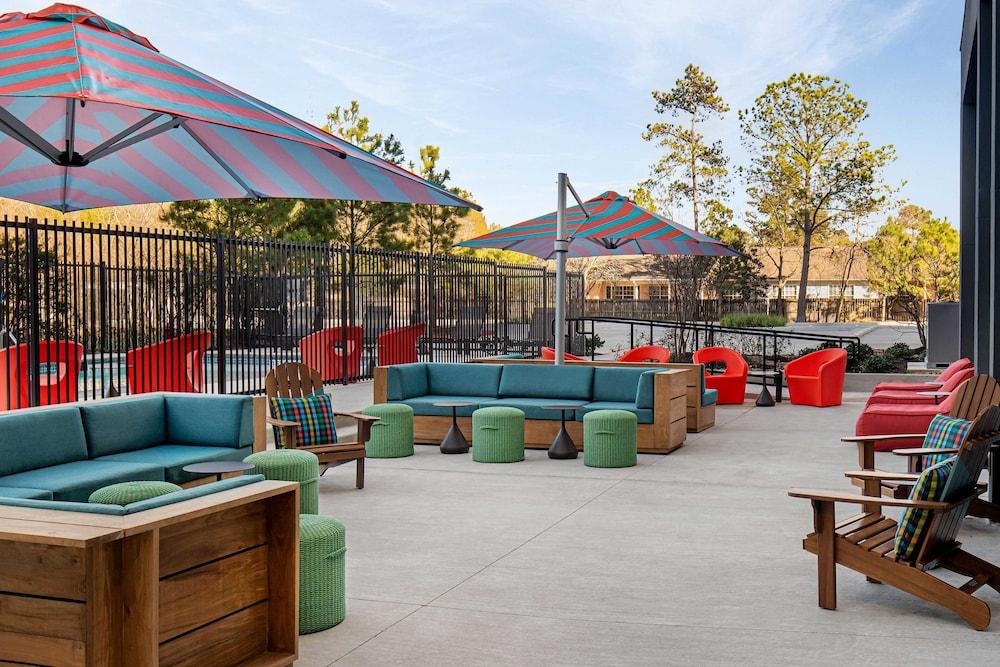 Aloft Houston Shenandoah