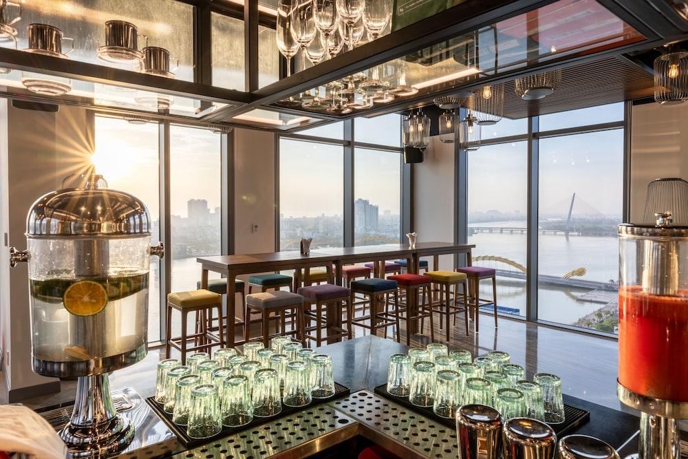 Wink Hotel Danang Riverside