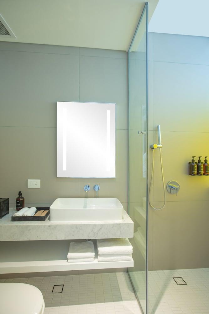 Wink Hotel Saigon Centre