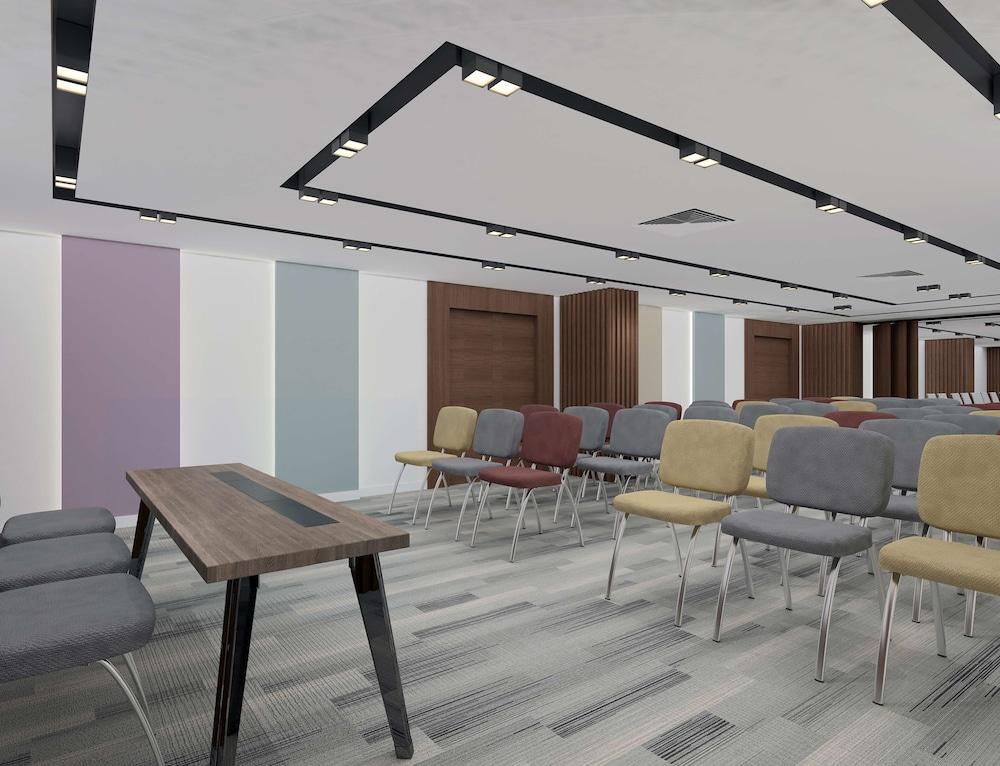 Hampton By Hilton Istanbul Arnavutkoy