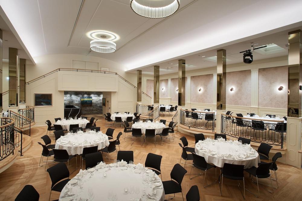 Iceland Parliament Hotel, Curio Collection by Hilton