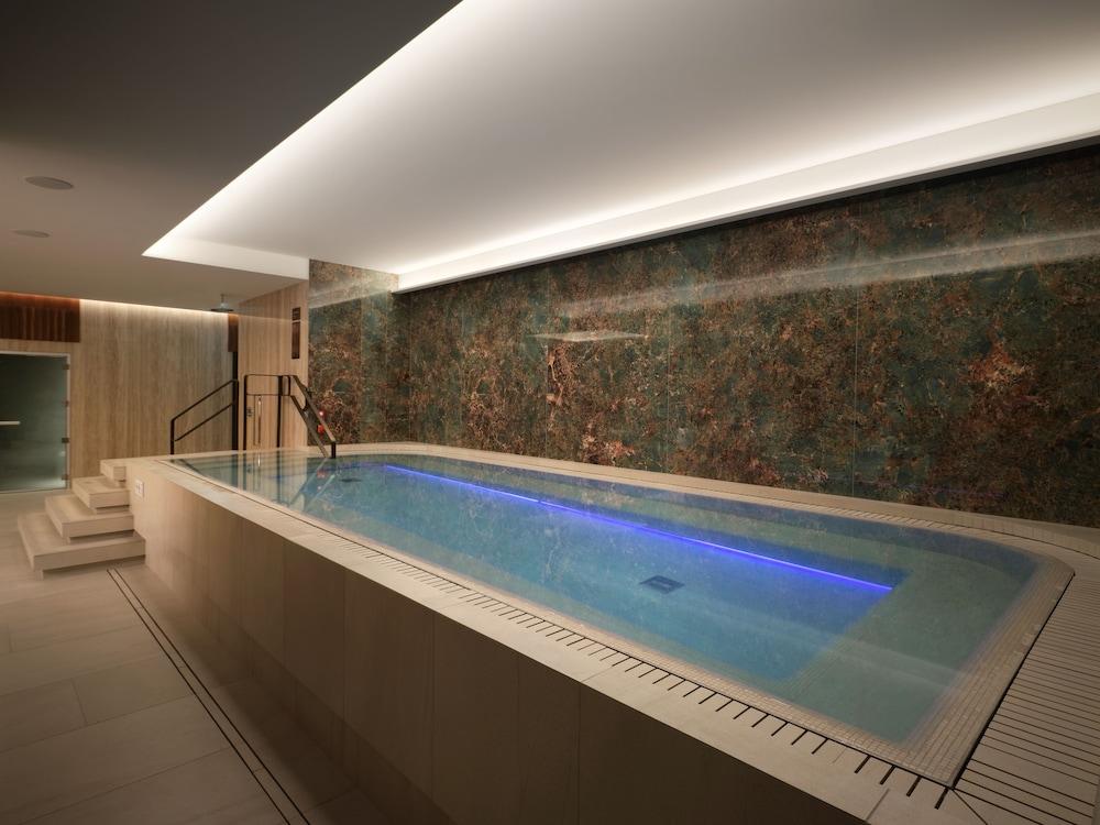 Iceland Parliament Hotel, Curio Collection by Hilton