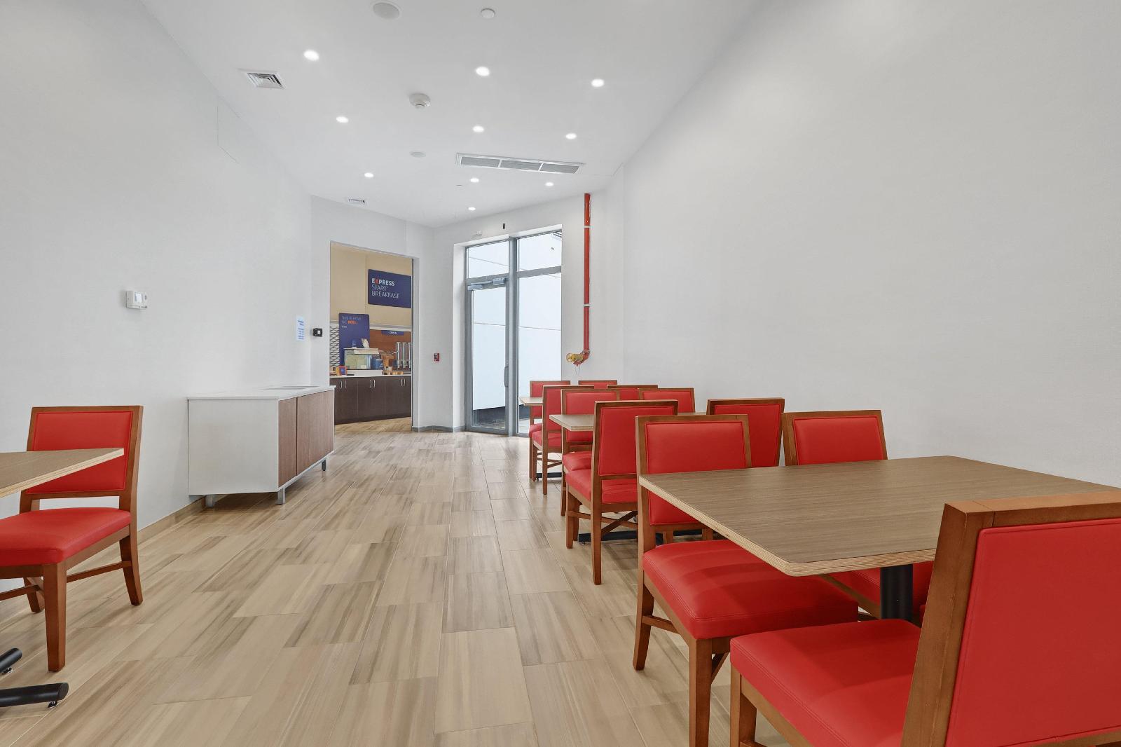 Holiday Inn Express Brooklyn - Bushwick, an IHG Hotel