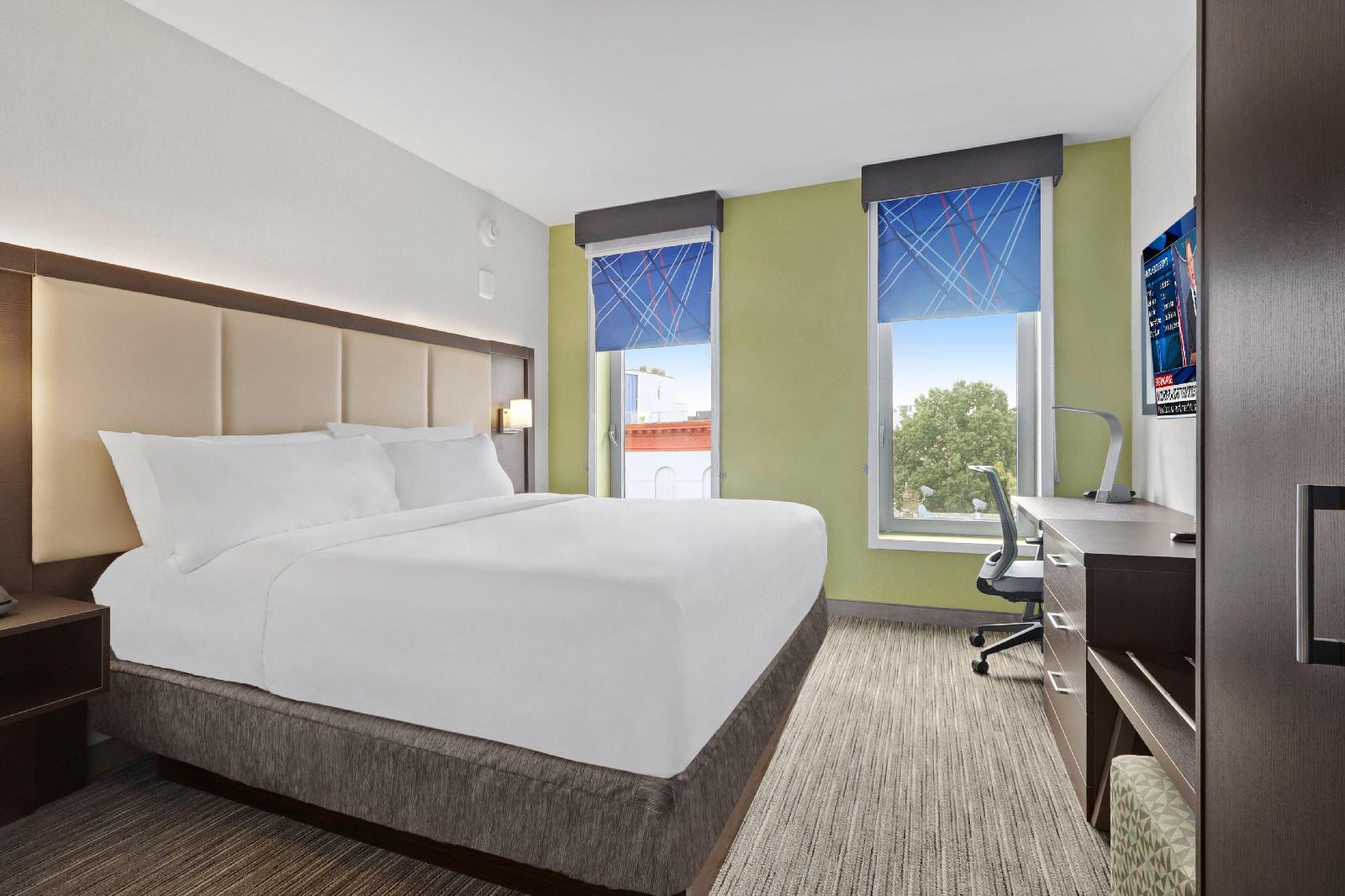 Holiday Inn Express Brooklyn - Bushwick, an IHG Hotel