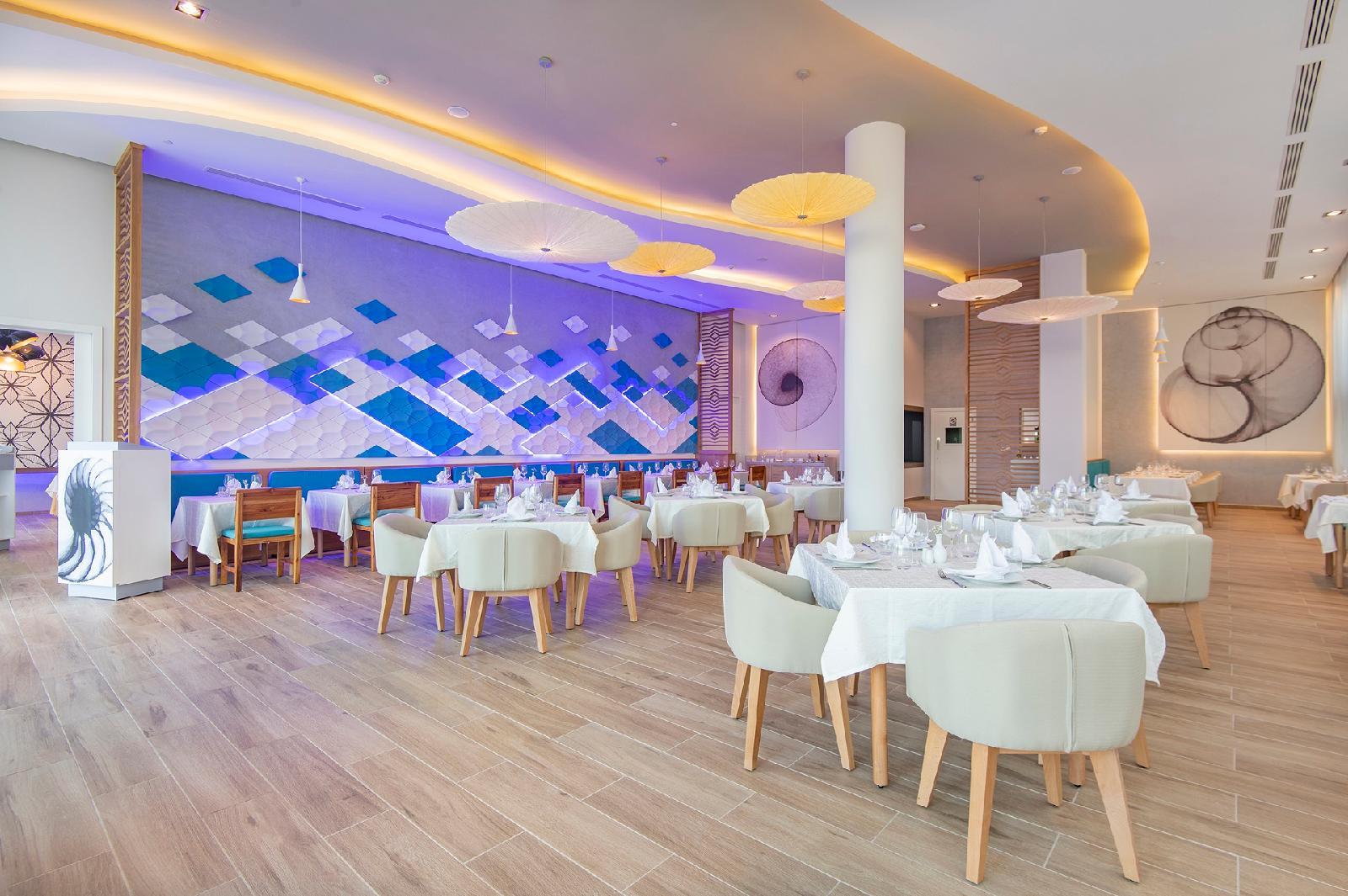 Grand Aston Varadero Beach Resort