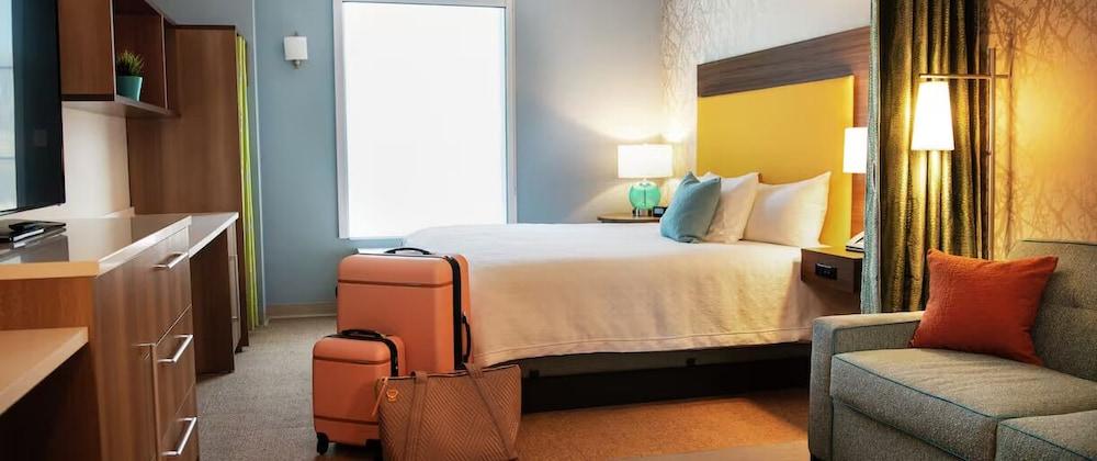 Home2 Suites By Hilton Milwaukee West