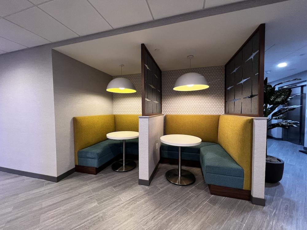 Hampton Inn & Suites Marina