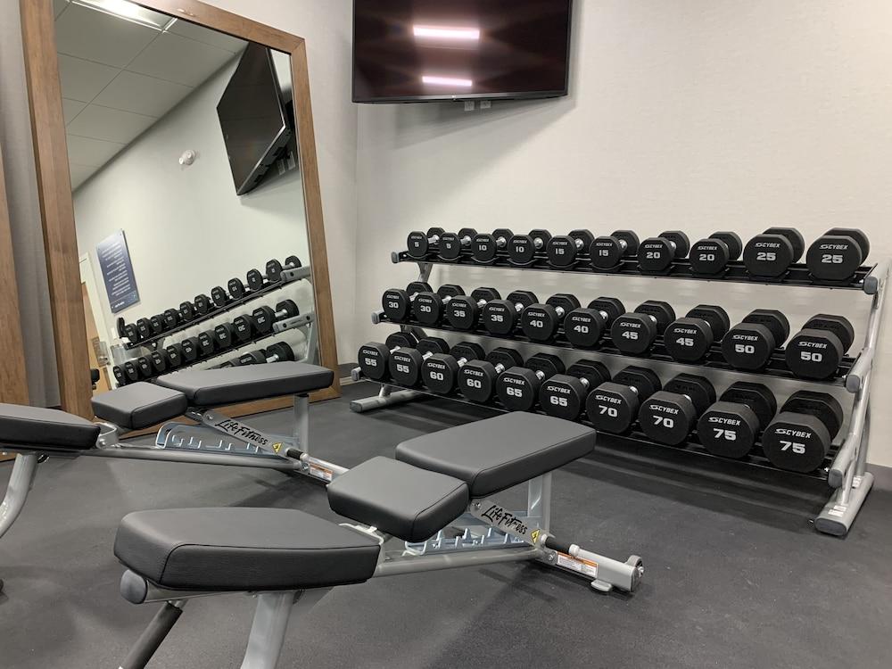 Hampton Inn & Suites Marina