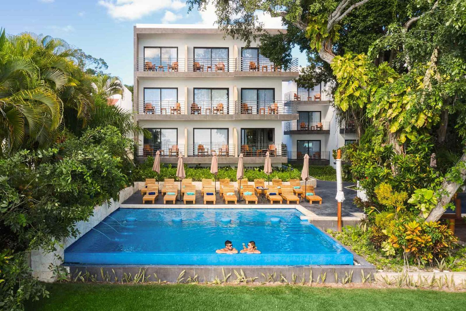 Cristalino Lagoon Front Hotel Restaurant & Spa