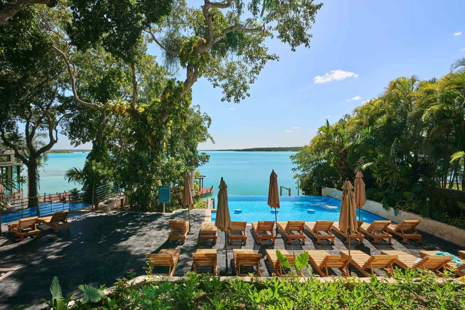 Cristalino Lagoon Front Hotel Restaurant & Spa