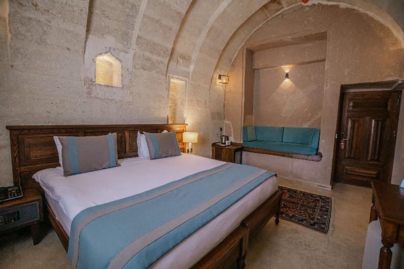 Misty Cave Hotel
