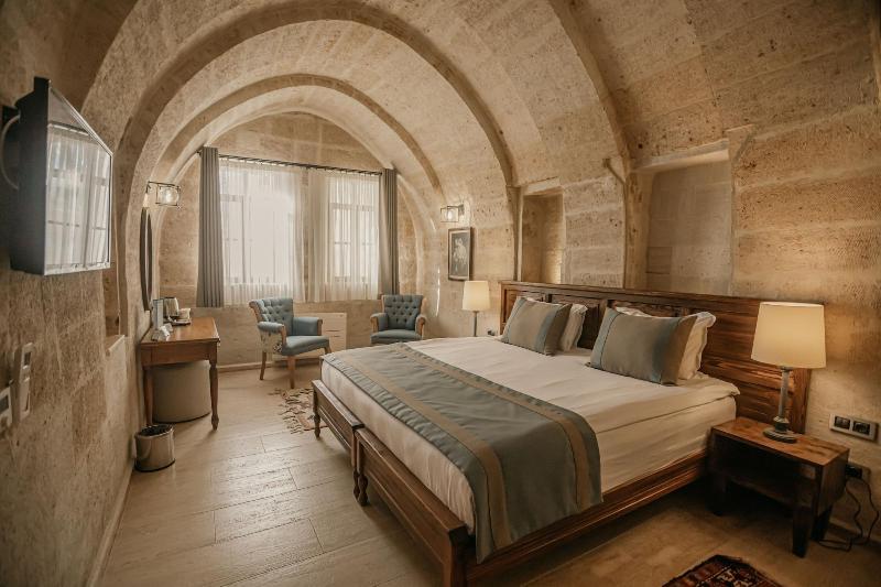 Misty Cave Hotel