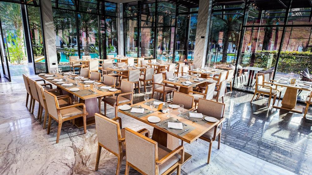 Alberni Hotel and Resort