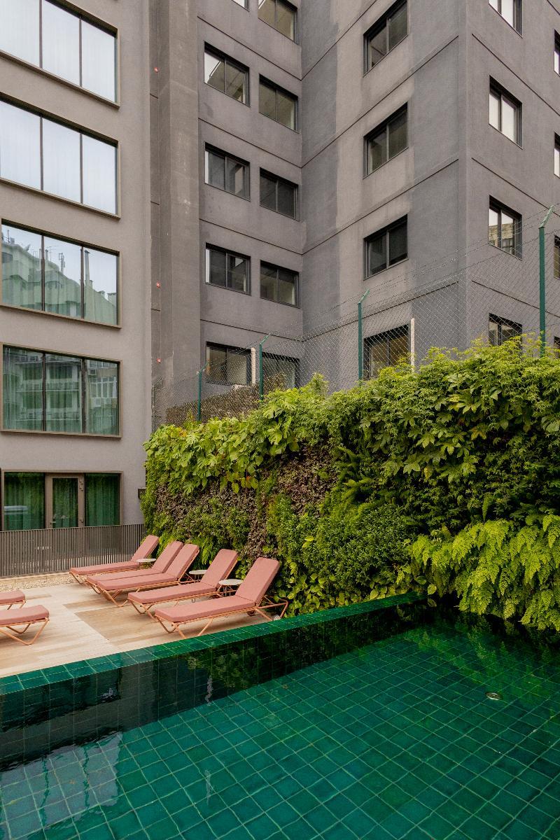 Luster Hotel