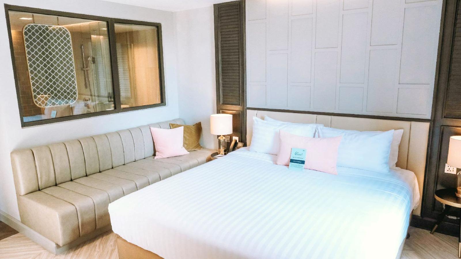 The Quarter Ploenchit by UHG