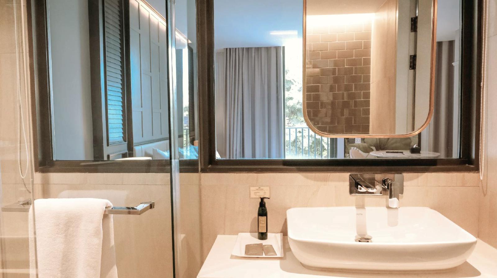 The Quarter Ploenchit by UHG