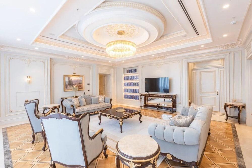 Savitsky Plaza Hotel