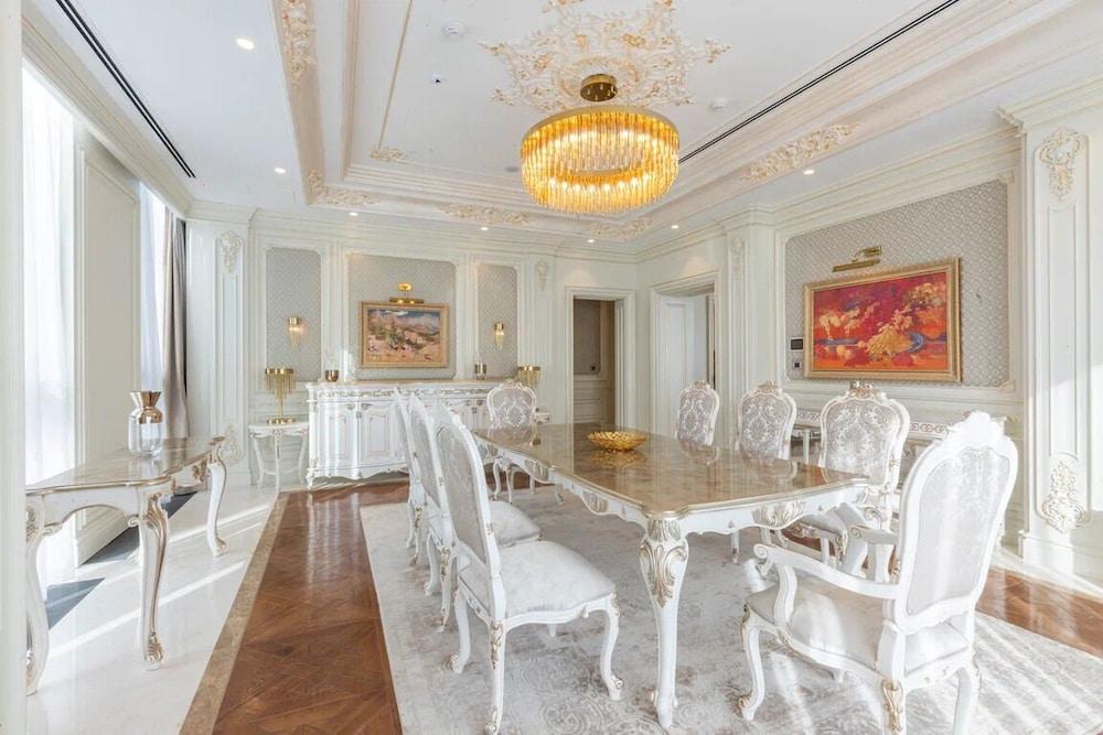 Savitsky Plaza Hotel