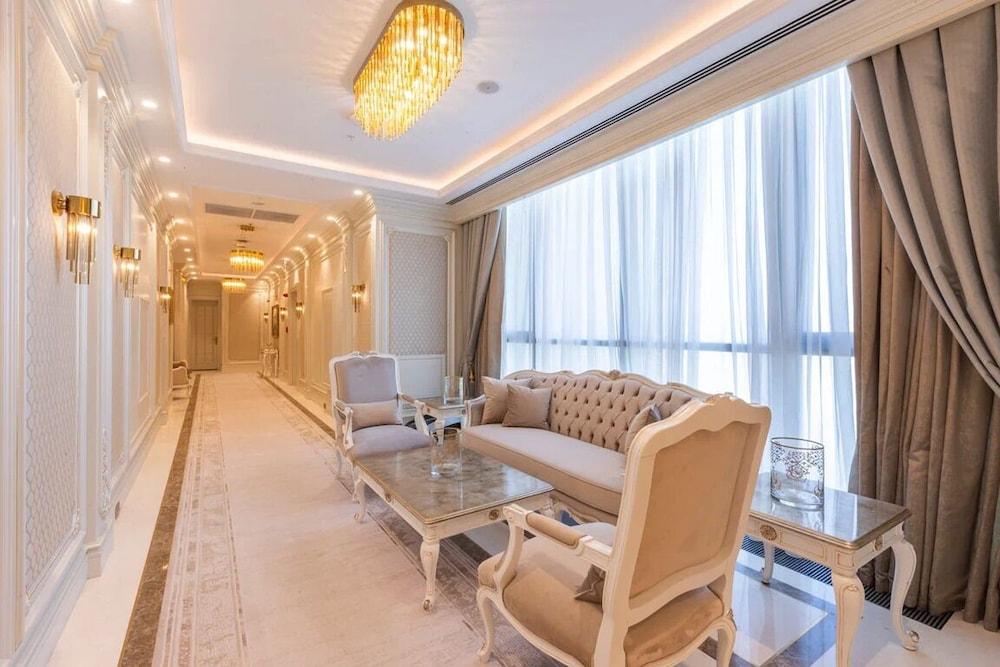 Savitsky Plaza Hotel
