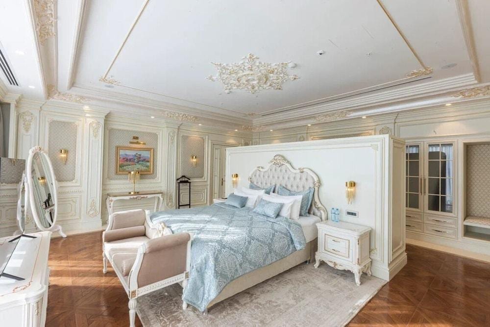 Savitsky Plaza Hotel