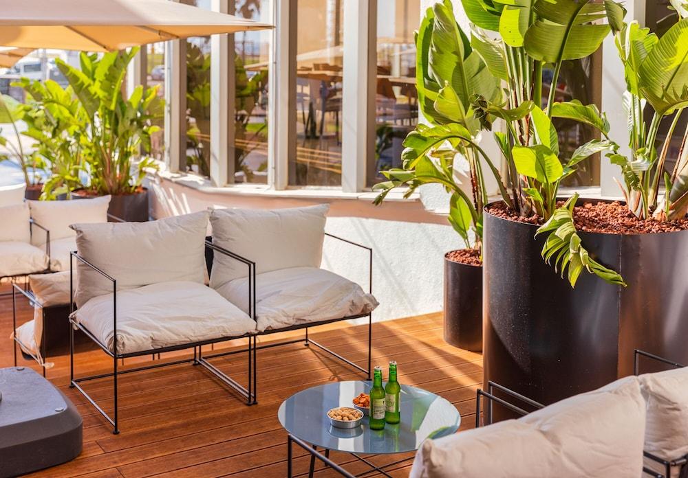 Brown Brut Hotel