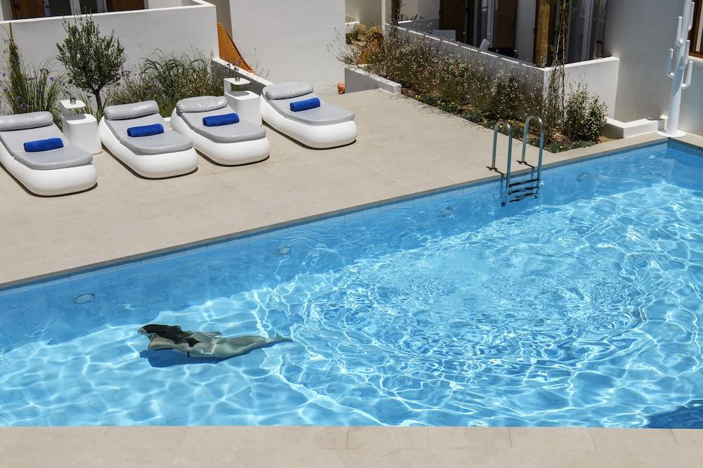 Mykonaki Hotel