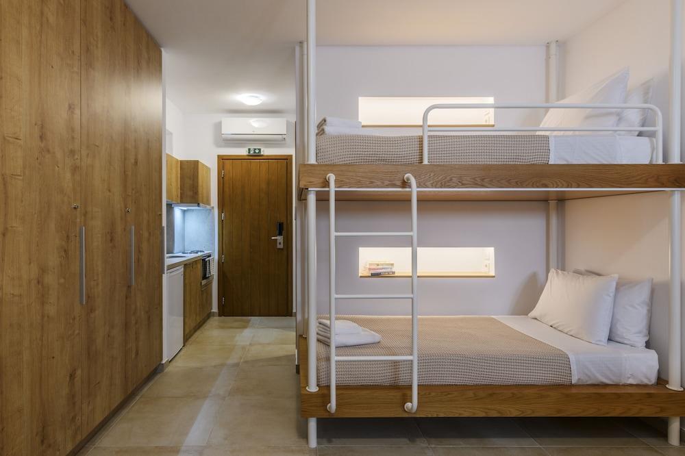 Mykonaki Hotel