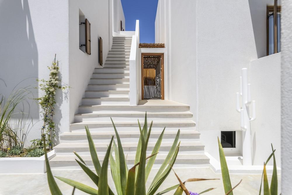 Mykonaki Hotel