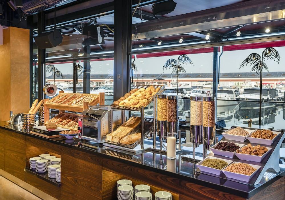 Crowne Plaza Istanbul Tuzla Viaport Marina