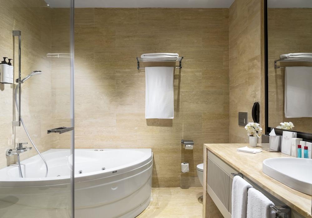 Crowne Plaza Istanbul Tuzla Viaport Marina