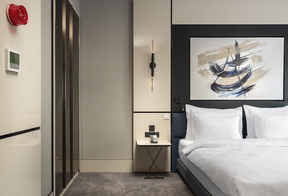 Crowne Plaza Istanbul Tuzla Viaport Marina