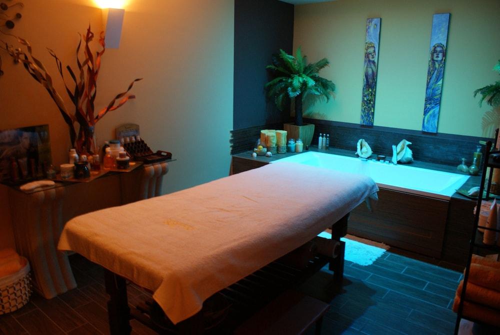 Bura 45 Boutique Hotel