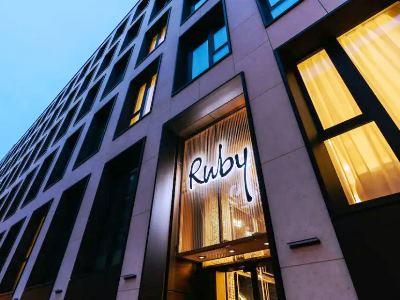 Ruby Louise Hotel