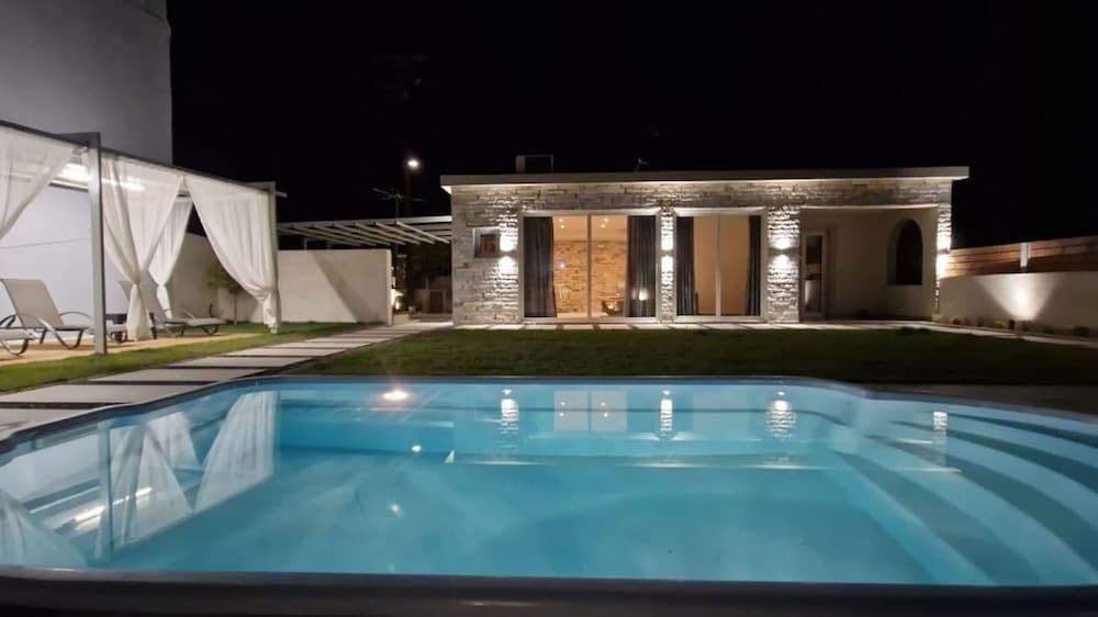 Aqua Luxury Suites
